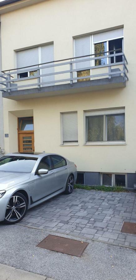 Parkview Apartment In Zagreb'S Favorite Neighborhood Esterno foto